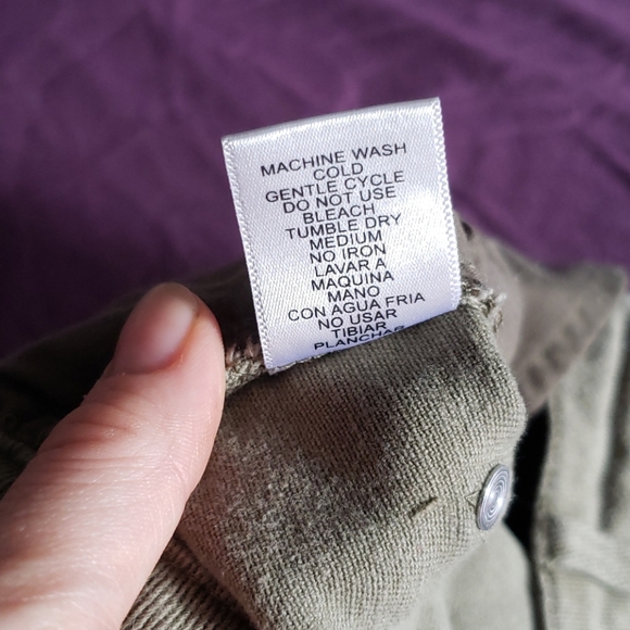 ! Distressed Jean Shorts - Picture 5 of 5